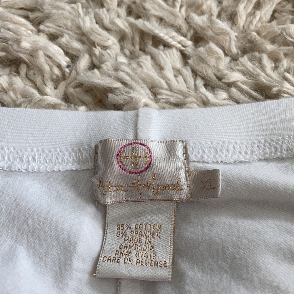 Capris - Picture 3 of 4